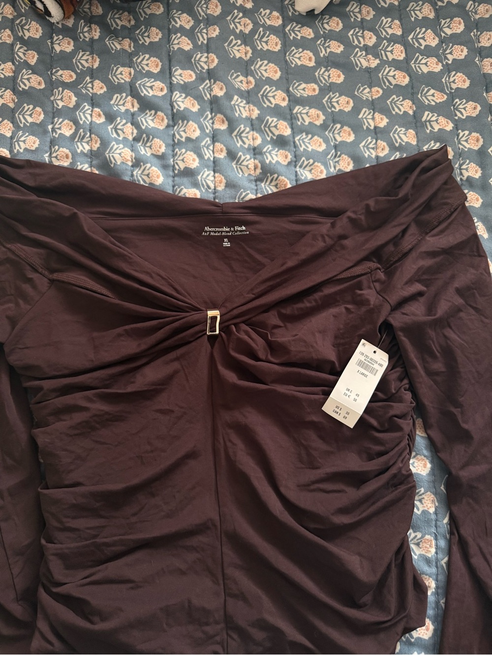 Abercrombie & Fitch Off-Shoulder Twist Top - Brown